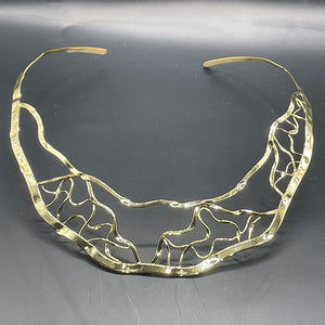 Polished gold neckcuff