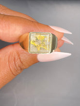 Load image into Gallery viewer, Limited edition Gold quartz men’s ring
